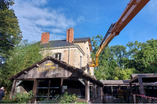 Peinture des menuiseries extérieures du Zoo de La Flèche